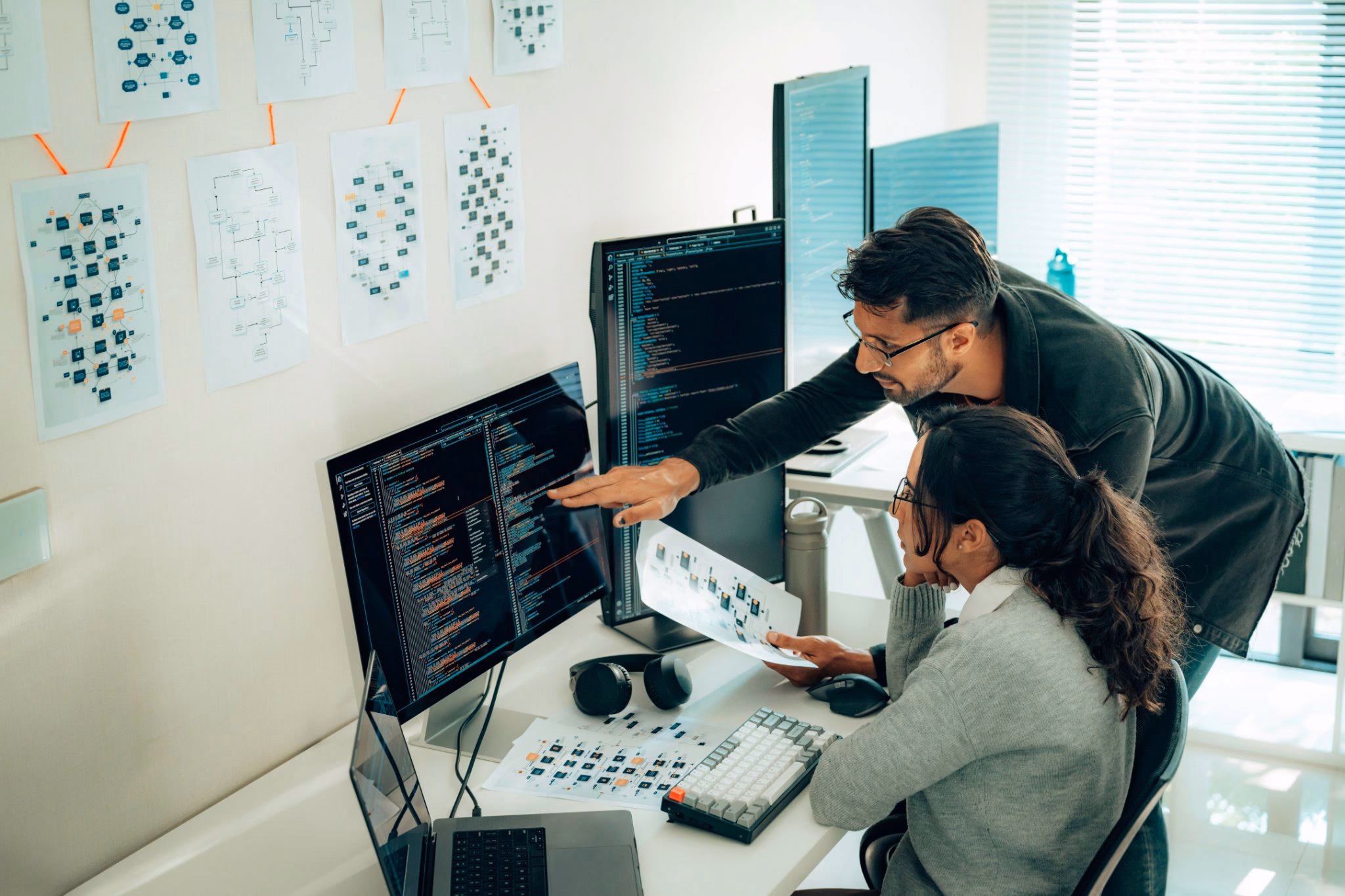 Portada: Estrategias Efectivas para la Gestión en el Desarrollo de Software: Una Perspectiva de Suris Code