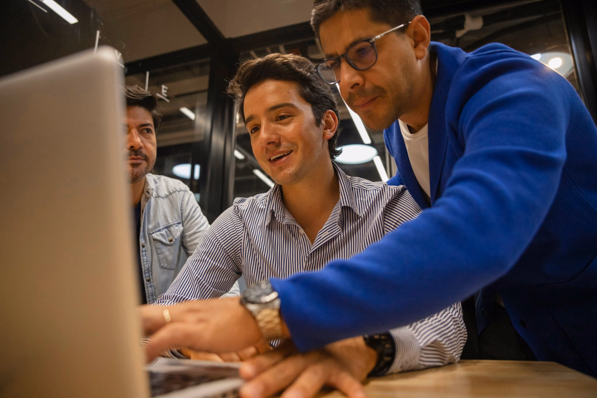 Portada: Nearshoring: La opción inteligente para el desarrollo de software